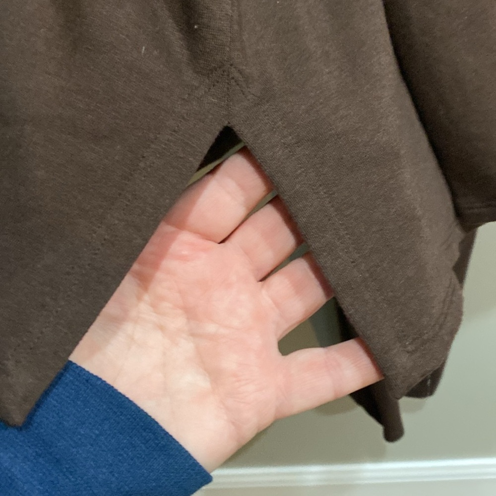 Never been worn Eileen Fisher set. Top is XL, bottom is medium sold as a set - Picture 4 of 9